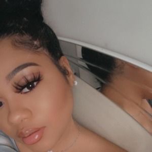 Meet your Posher, Naimah